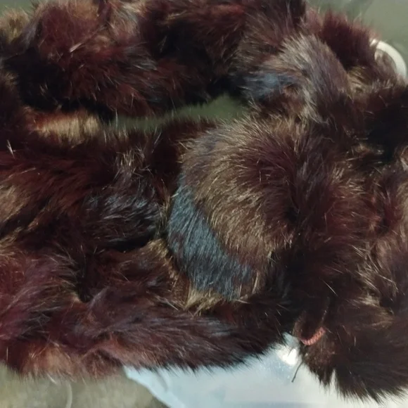 Two Rabbit Fur Collars - Picture 10 of 11